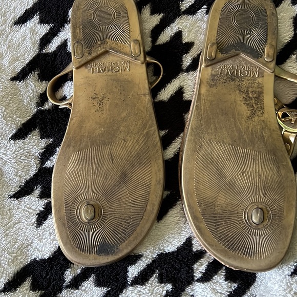 Michael Kors Sandals ✨ - Picture 3 of 7
